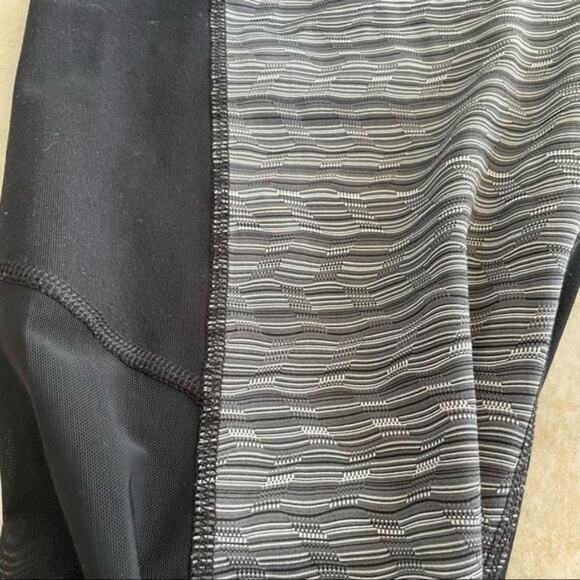 90 Degree Black Grey Mesh Cropped Legging Workout Yoga Pants Size Small - Picture 5 of 6
